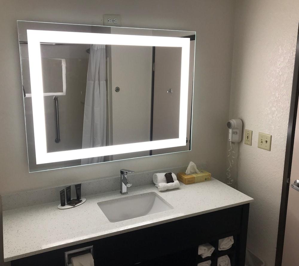 Comfort Inn & Suites Liverpool - Syracuse Extérieur photo