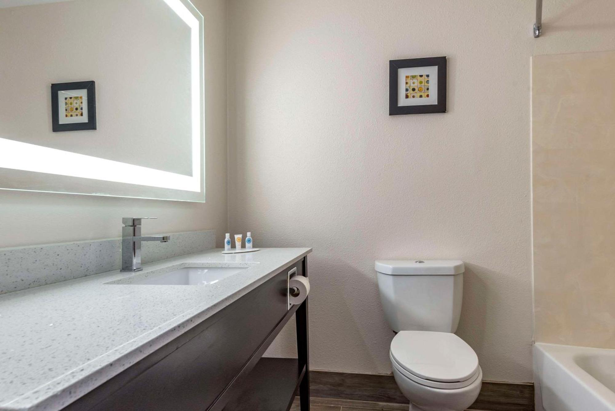 Comfort Inn & Suites Liverpool - Syracuse Extérieur photo